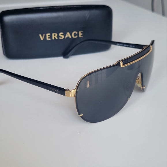 Versace Black and Gold Sunglasses VE2140 - Picture 3 of 15
